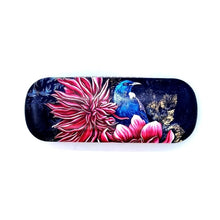 Load image into Gallery viewer, Tui Flowers Glasses Case with Cloth