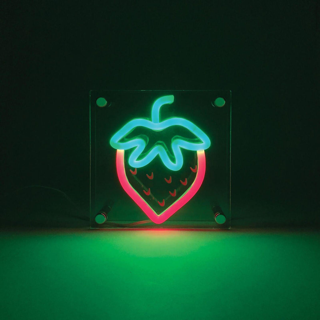 Discovery Zone: Acrylic Light - Strawberry (15cm)