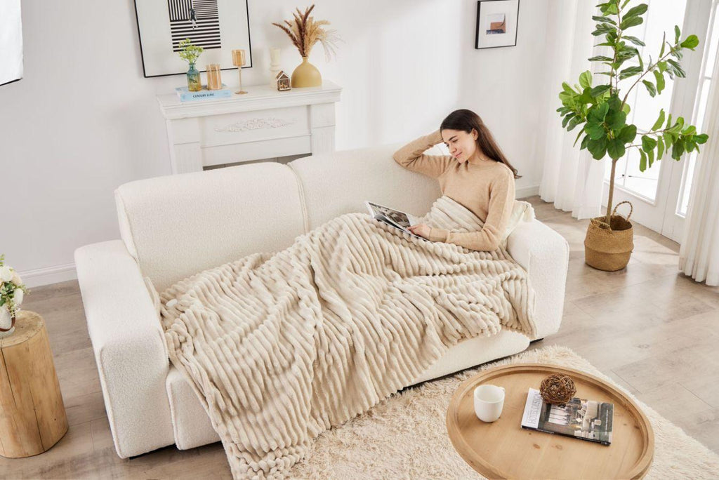 Fraser Country Washable Plush Electric Heated Throw Blanket (200cm x 180cm, Beige)