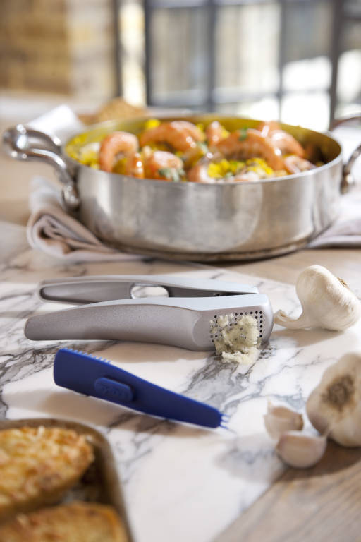 Zyliss 'Susi 3' Garlic Press with Cleaner