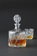 Load image into Gallery viewer, Davis &amp; Waddell: Fine Foods Deluxe Decanter (1.2l)