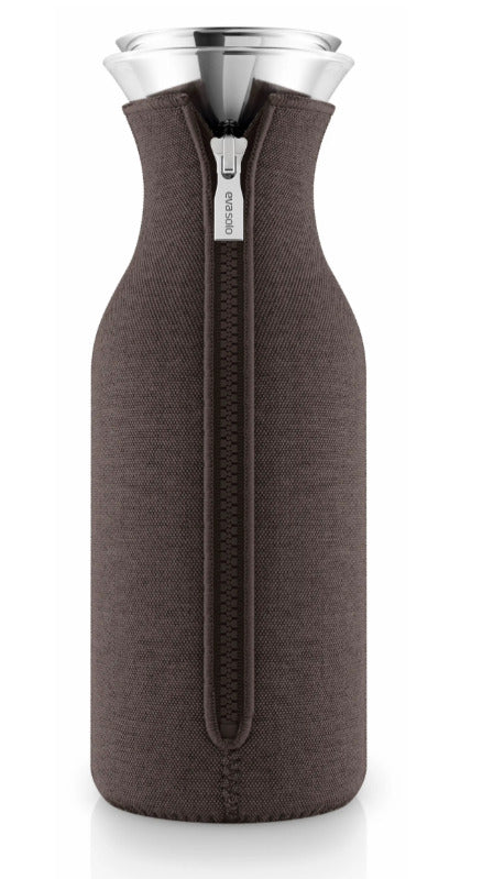 Eva Solo: Fridge Carafe With Woven Cover 1.0l - Chocolate