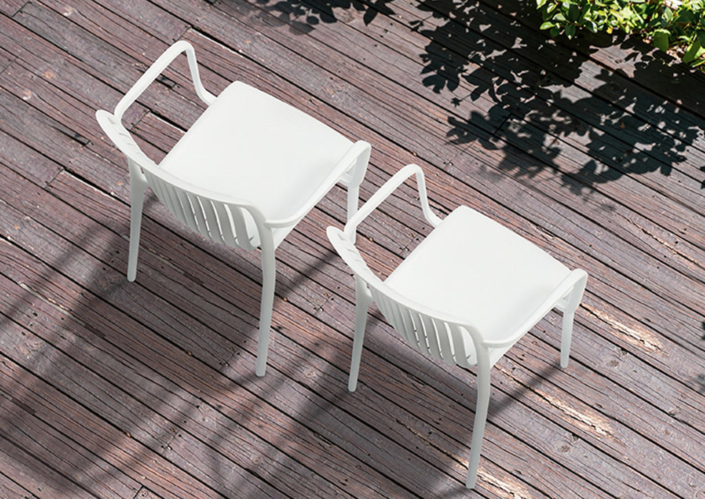 Fraser Country Set of 4 Contemporary Modern Dining Chair - White