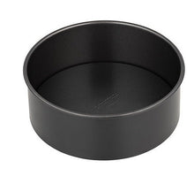Load image into Gallery viewer, Maxwell &amp; Williams: BakerMaker Non-Stick Loose Base Round Cake Pan (18cm)