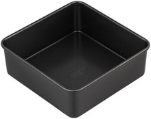 Load image into Gallery viewer, Maxwell &amp; Williams: BakerMaker Non-Stick Loose Base Square Cake Pan (22.5cm)