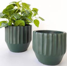 Load image into Gallery viewer, Urban Products: Aylin Planter - Dark Green (Small - 12cm)