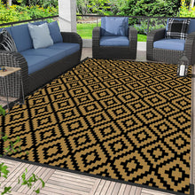 Load image into Gallery viewer, GREENHAVEN Plastic Straw Rug - Brown and Black