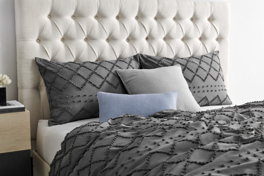 Ovela Tilly Tufted Quilt Cover Set (Castlerock, Queen)