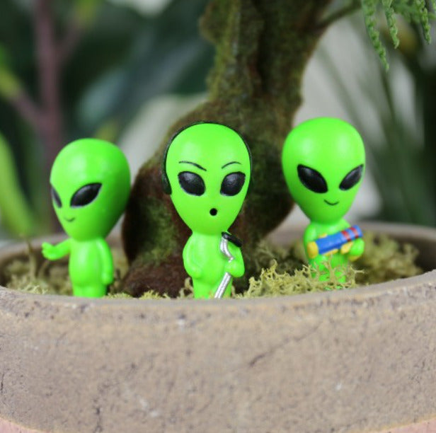Mini Plant Pot Glow In The Dark Aliens - Gift Republic