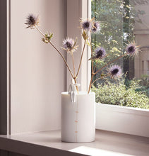 Load image into Gallery viewer, Räder: Porcelain Vase - Gardener - Rader