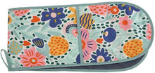 Load image into Gallery viewer, Annabel Trends: Cotton Double Oven Mitt - Garden Love