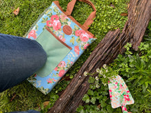 Load image into Gallery viewer, Rose Print Kneeling Pad (26x40cm)