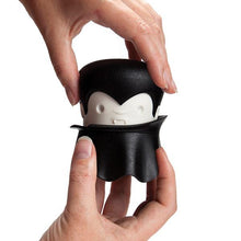 Load image into Gallery viewer, Ototo: Gracula Garlic Crusher