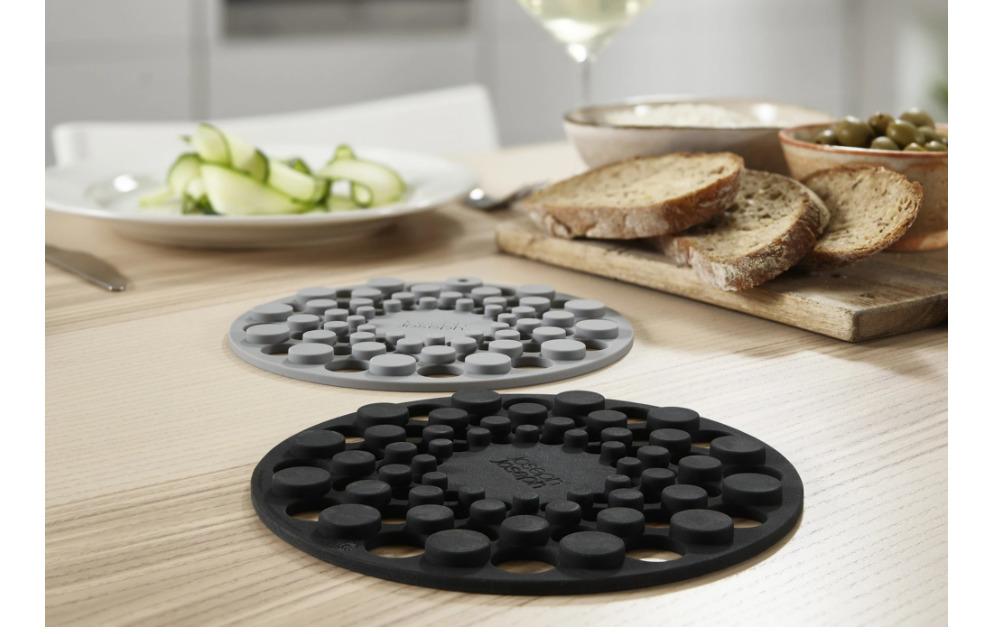 Joseph Joseph: Spot-On Silicone Trivets - Grey