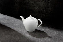Load image into Gallery viewer, Maxwell &amp; Williams: Cashmere Tall Teapot (1L)