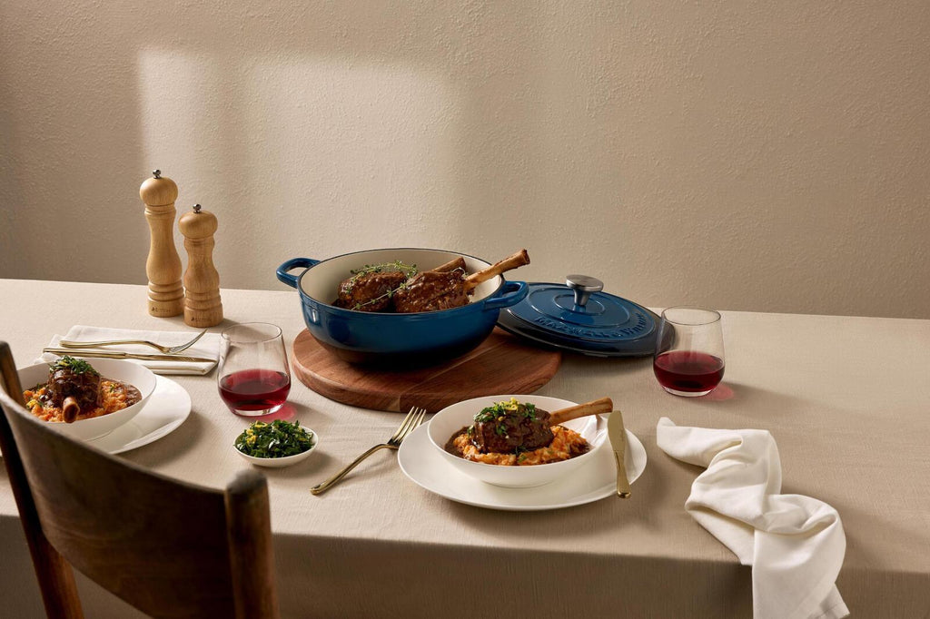 Maxwell & Williams: Cast Iron Round Casserole Dish - Midnight Blue (28cm/6.2L)