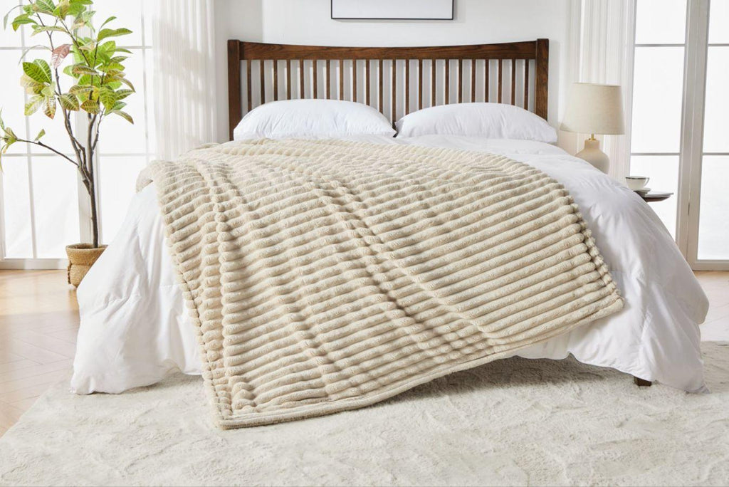 Fraser Country Washable Plush Electric Heated Throw Blanket (200cm x 180cm, Beige)
