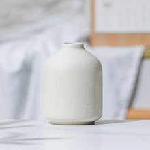 Load image into Gallery viewer, Fraser Country: Minimalist Vase Set - White (Set of 3)