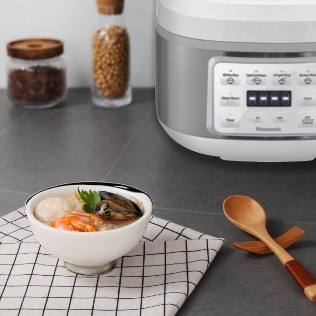 Panasonic: Rice Cooker 1.5L - White (SR-DA152WST)