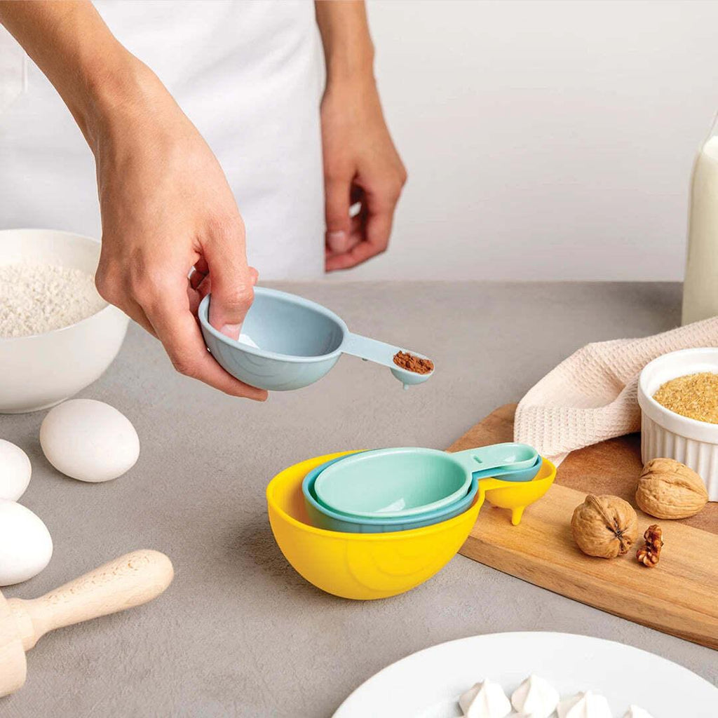Ototo: Shelly Measuring Cups and Spoons Set