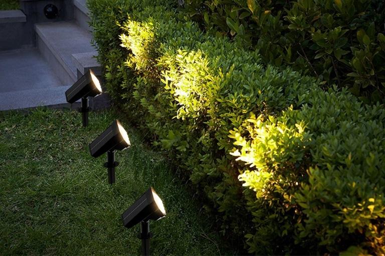 RGB Solar Garden Spot Lights (4 Pack) - Kogan