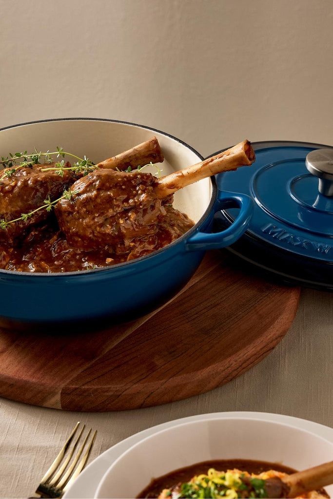 Maxwell & Williams: Cast Iron Round Casserole Dish - Midnight Blue (28cm/6.2L)