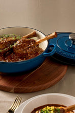 Load image into Gallery viewer, Maxwell &amp; Williams: Cast Iron Round Casserole Dish - Midnight Blue (28cm/6.2L)