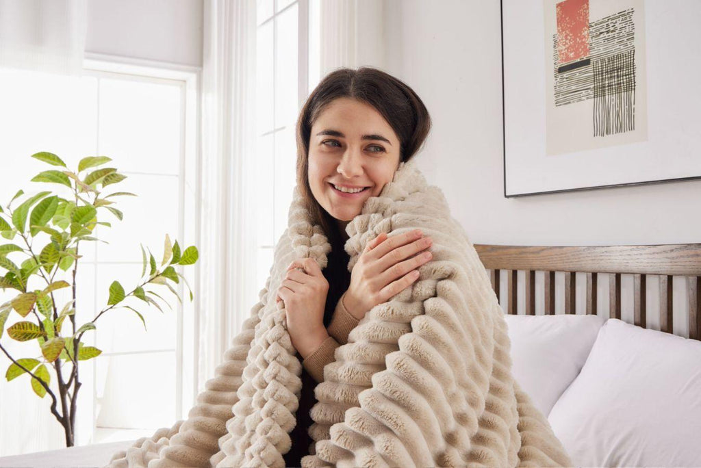 Fraser Country Washable Plush Electric Heated Throw Blanket (200cm x 180cm, Beige)